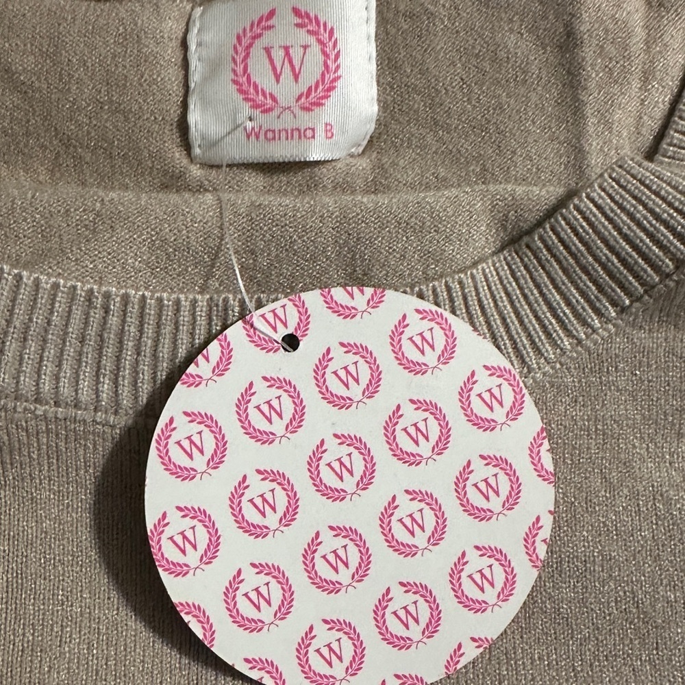 NWT - Wanna B Tunic High Low Sweater in a Blush Pink. - Picture 3 of 7